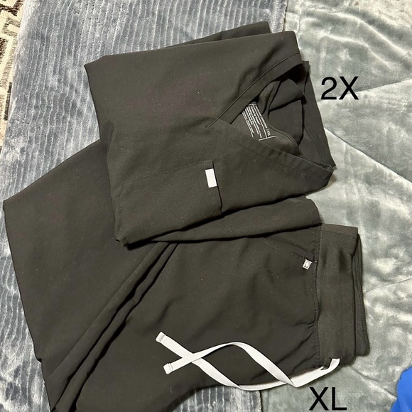 Fig scrubs - Picture 1 of 11